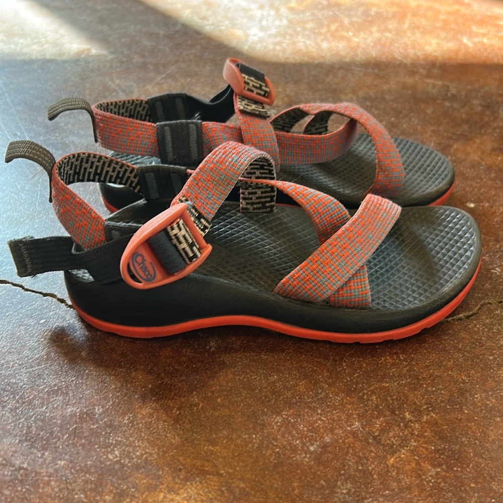 Girls Chaco adventure sandals size 1 kids